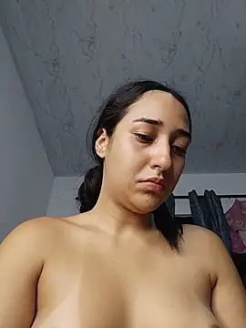 Snapshot of isabellaHill2 chatting on May 13, 2026, 5:25 am isabellaHill2 online show from May 13, 2026, 5:25 am
