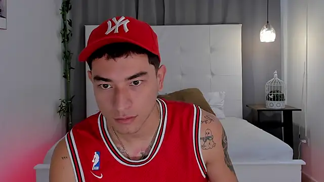 Snapshot of Thiago_2003_ chatting on June 1, 2026, 12:27 pm Thiago 2003 online show from June 1, 2026, 12:27 pm
