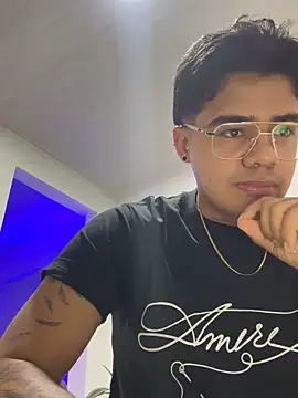 Snapshot of matiass_vegas chatting on March 16, 2026, 12:07 am matiass vegas online show from March 16, 2026, 12:07 am