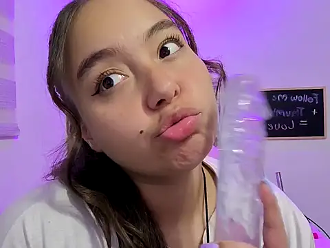 Snapshot of cherry_valeria chatting on May 15, 2026, 6:11 am cherry valeria online show from May 15, 2026, 6:11 am