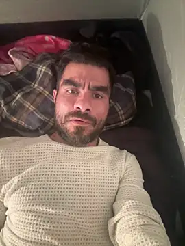 Snapshot of alonzuno chatting on March 15, 2026, 8:10 am alonzuno online show from March 15, 2026, 8:10 am