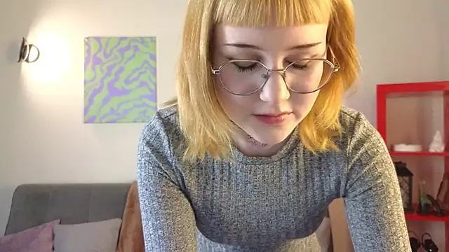 TheaQuill online show from May 16, 2026, 6:07 pm
