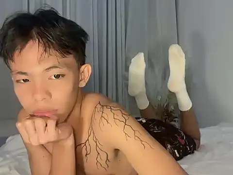 Snapshot of hottasianboy chatting on July 13, 2026, 12:26 pm hottasianboy online show from July 13, 2026, 12:26 pm