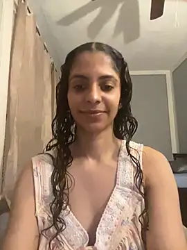 Snapshot of karlatiburcio chatting on May 6, 2026, 12:47 am karlatiburcio online show from May 6, 2026, 12:47 am
