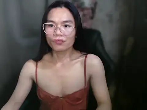 Snapshot of small_13 chatting on July 7, 2026, 7:28 pm small 13 online show from July 7, 2026, 7:28 pm