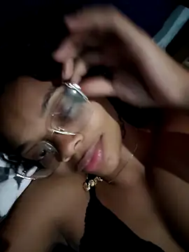 marialuiza2027 online show from March 28, 2026, 5:03 pm