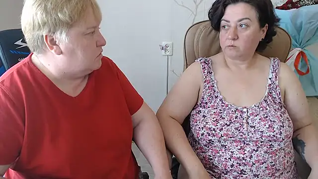 Snapshot of Lindy-Jeanie chatting on July 24, 2026, 9:27 am Lindy-Jeanie online show from July 24, 2026, 9:27 am