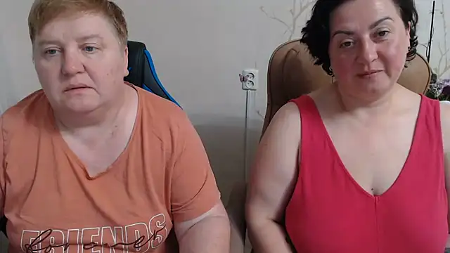 Snapshot of Lindy-Jeanie chatting on June 20, 2026, 8:36 pm Lindy-Jeanie online show from June 20, 2026, 8:36 pm