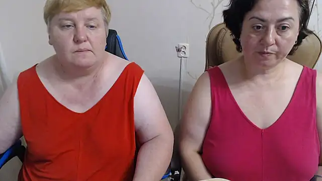 Snapshot of Lindy-Jeanie chatting on August 1, 2026, 8:29 pm Lindy-Jeanie online show from August 1, 2026, 8:29 pm