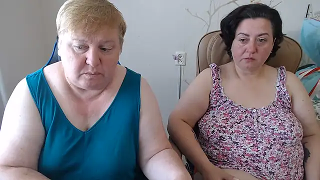 Snapshot of Lindy-Jeanie chatting on July 26, 2026, 9:05 am Lindy-Jeanie online show from July 26, 2026, 9:05 am