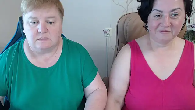 Snapshot of Lindy-Jeanie chatting on June 16, 2026, 4:40 pm Lindy-Jeanie online show from June 16, 2026, 4:40 pm