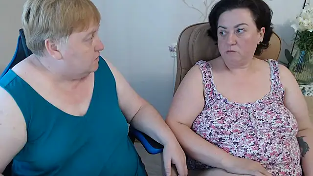 Snapshot of Lindy-Jeanie chatting on July 13, 2026, 4:50 pm Lindy-Jeanie online show from July 13, 2026, 4:50 pm