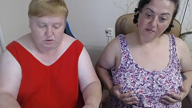 Snapshot of Lindy-Jeanie chatting on July 30, 2026, 6:51 pm Lindy-Jeanie online show from July 30, 2026, 6:51 pm