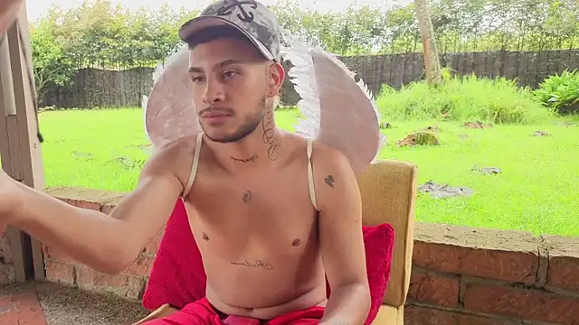 Snapshot of DilanAndres chatting on April 8, 2026, 2:29 pm DilanAndres online show from April 8, 2026, 2:29 pm