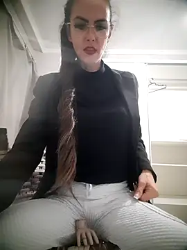 pimentinha02 online show from April 10, 2026, 3:02 am