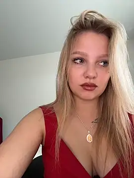 Snapshot of bettyloveu chatting on June 1, 2026, 11:21 am bettyloveu online show from June 1, 2026, 11:21 am