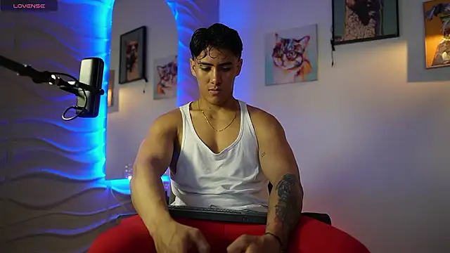 Tayler Cross  online show from March 15, 2026, 2:13 pm