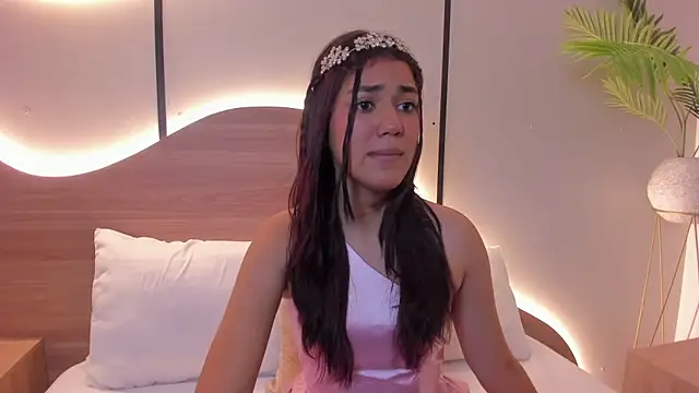 Snapshot of cristin_collins chatting on June 6, 2026, 2:06 am cristin collins online show from June 6, 2026, 2:06 am
