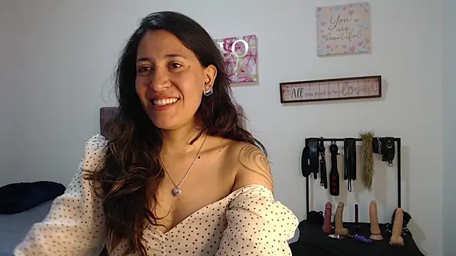 Snapshot of violeta_scott chatting on June 3, 2026, 2:33 pm violeta scott online show from June 3, 2026, 2:33 pm