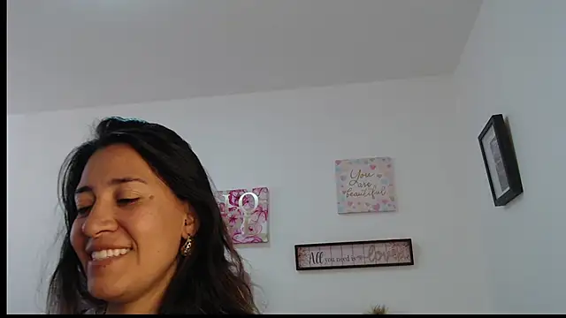 Snapshot of violeta_scott chatting on May 13, 2026, 4:36 pm violeta scott online show from May 13, 2026, 4:36 pm