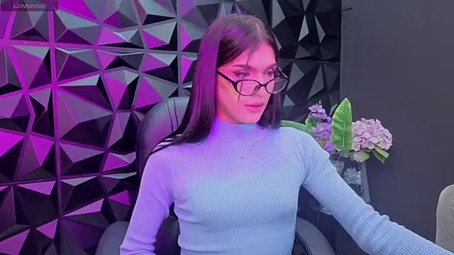 MaddyCooper  online show from April 20, 2026, 3:46 pm