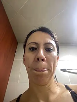 Snapshot of ItsAmara chatting on June 1, 2026, 10:20 pm ItsAmara online show from June 1, 2026, 10:20 pm
