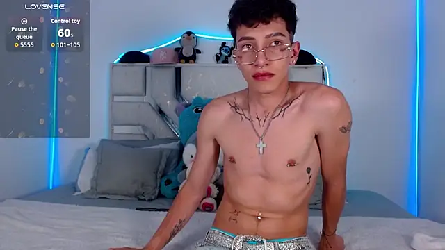 Snapshot of tiam_muller_fenix chatting on June 13, 2026, 1:36 am tiam muller fenix online show from June 13, 2026, 1:36 am