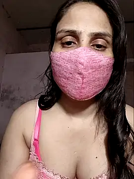 Snapshot of Your_Izlaa chatting on April 9, 2026, 8:04 pm Your Izlaa online show from April 9, 2026, 8:04 pm