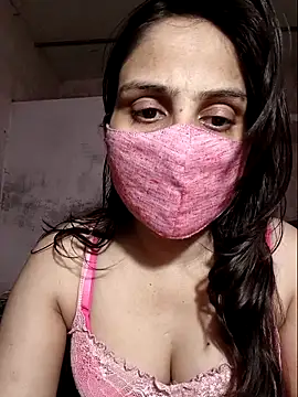 Snapshot of Your_Izlaa chatting on April 11, 2026, 6:55 pm Your Izlaa online show from April 11, 2026, 6:55 pm