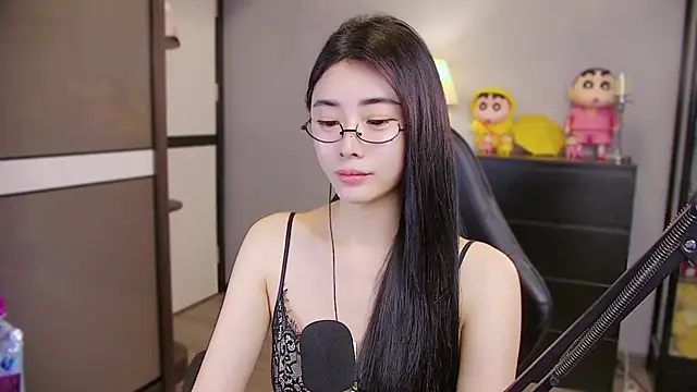 XiaoYuBao- online show from April 18, 2026, 7:07 pm