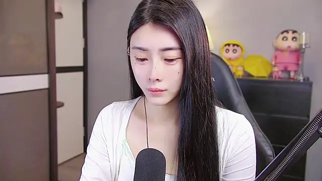 XiaoYuBao- online show from April 23, 2026, 4:52 pm