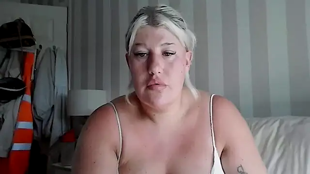 Lexi Laura online show from May 26, 2026, 8:56 am