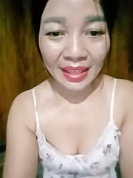 Snapshot of Yiyi102300 chatting on May 27, 2026, 1:57 am Yiyi102300 online show from May 27, 2026, 1:57 am