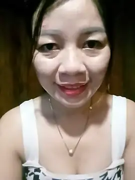 Snapshot of Yiyi102300 chatting on June 14, 2026, 12:18 am Yiyi102300 online show from June 14, 2026, 12:18 am
