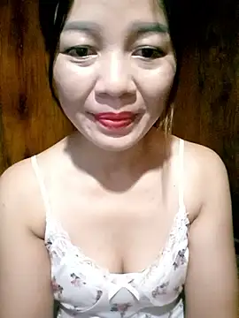 Snapshot of Yiyi102300 chatting on May 29, 2026, 2:50 am Yiyi102300 online show from May 29, 2026, 2:50 am