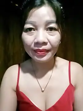 Snapshot of Yiyi102300 chatting on June 18, 2026, 11:32 pm Yiyi102300 online show from June 18, 2026, 11:32 pm