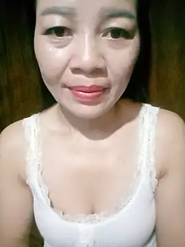 Snapshot of Yiyi102300 chatting on May 21, 2026, 9:56 pm Yiyi102300 online show from May 21, 2026, 9:56 pm