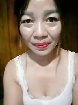 Snapshot of Yiyi102300 chatting on May 28, 2026, 2:41 am Yiyi102300 online show from May 28, 2026, 2:41 am