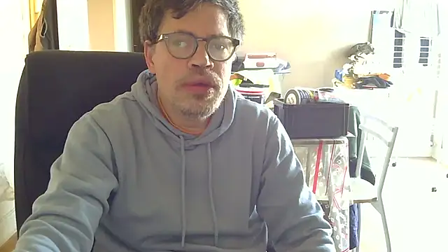 calou123 online show from March 18, 2026, 3:35 pm