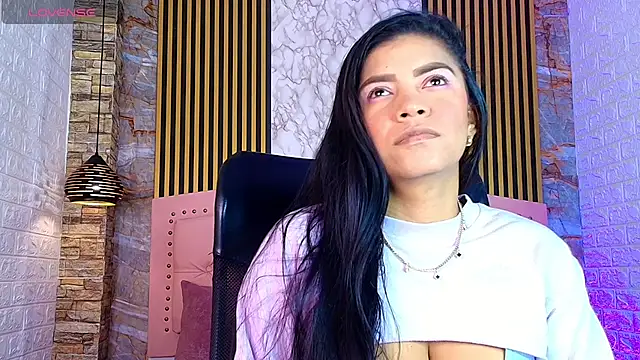 Snapshot of AishaCambell_ chatting on May 19, 2026, 11:06 am AishaCambell online show from May 19, 2026, 11:06 am