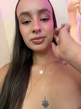 Snapshot of AliciaRoux chatting on July 8, 2026, 6:41 pm AliciaRoux online show from July 8, 2026, 6:41 pm