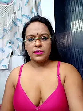 hornyrosy321 online show from May 3, 2026, 5:16 pm