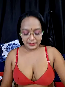 Snapshot of hornyrosy321 chatting on June 17, 2026, 5:34 pm hornyrosy321 online show from June 17, 2026, 5:34 pm