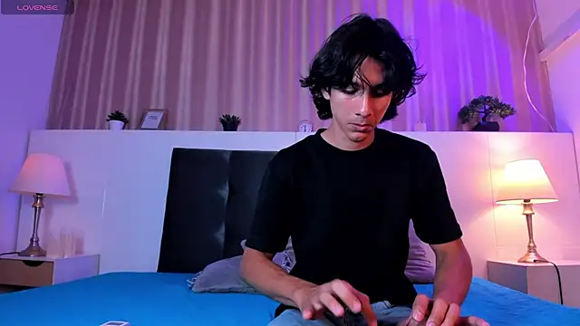 Snapshot of Cheys_Mast chatting on July 25, 2026, 7:53 pm Cheys Mast online show from July 25, 2026, 7:53 pm