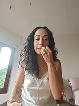 Snapshot of ComeFrutita chatting on July 18, 2026, 12:19 am ComeFrutita online show from July 18, 2026, 12:19 am