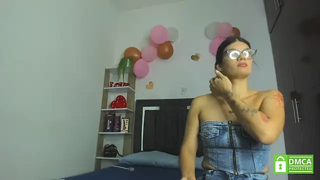 Snapshot of Mariana_and_Ronny chatting on May 18, 2026, 10:14 pm Mariana and Ronny online show from May 18, 2026, 10:14 pm