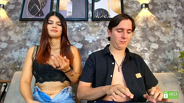 Snapshot of Mariana_and_Ronny chatting on July 17, 2026, 4:43 am Mariana and Ronny online show from July 17, 2026, 4:43 am