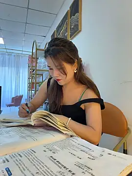 Snapshot of Xiaoxiao-y chatting on May 7, 2026, 8:07 am Xiaoxiao-y online show from May 7, 2026, 8:07 am
