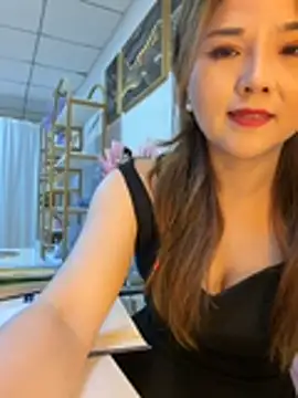 Snapshot of Xiaoxiao-y chatting on June 18, 2026, 1:49 pm Xiaoxiao-y online show from June 18, 2026, 1:49 pm