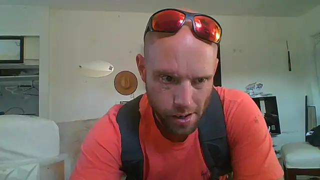 Snapshot of CaptCraker chatting on March 26, 2026, 10:40 pm CaptCraker online show from March 26, 2026, 10:40 pm